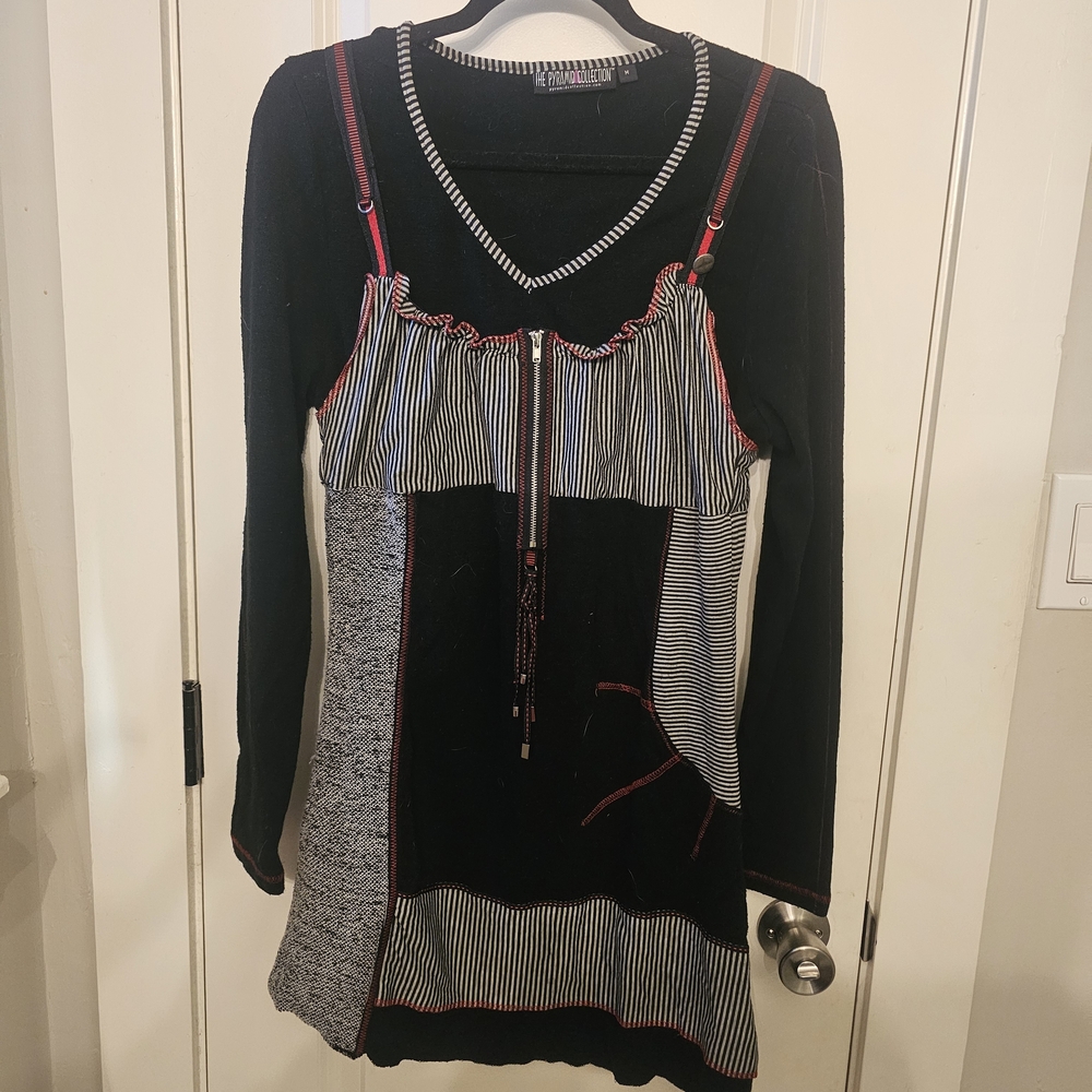 The Pyramid Collection Black and White Tunic